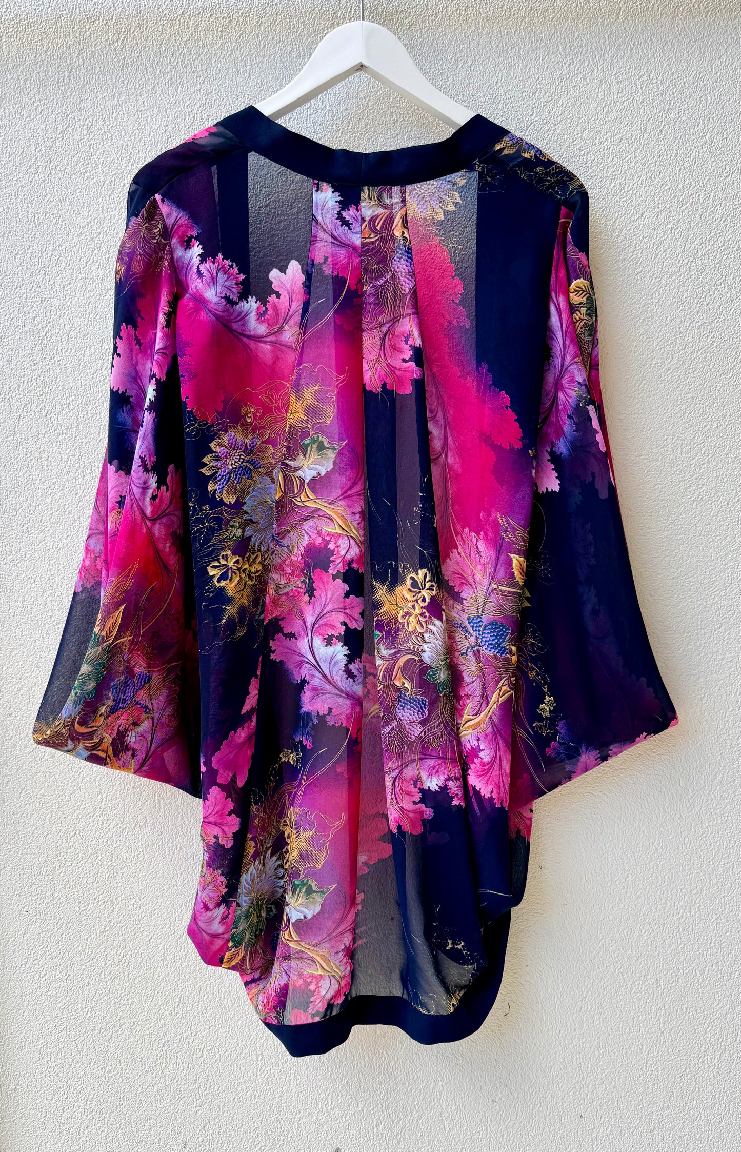 AUGUSTINE/CHARLO - Pink/Navy Floral Kimono