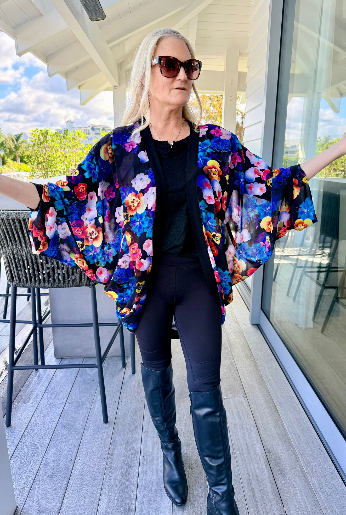 AUGUSTINE Floral Kimono