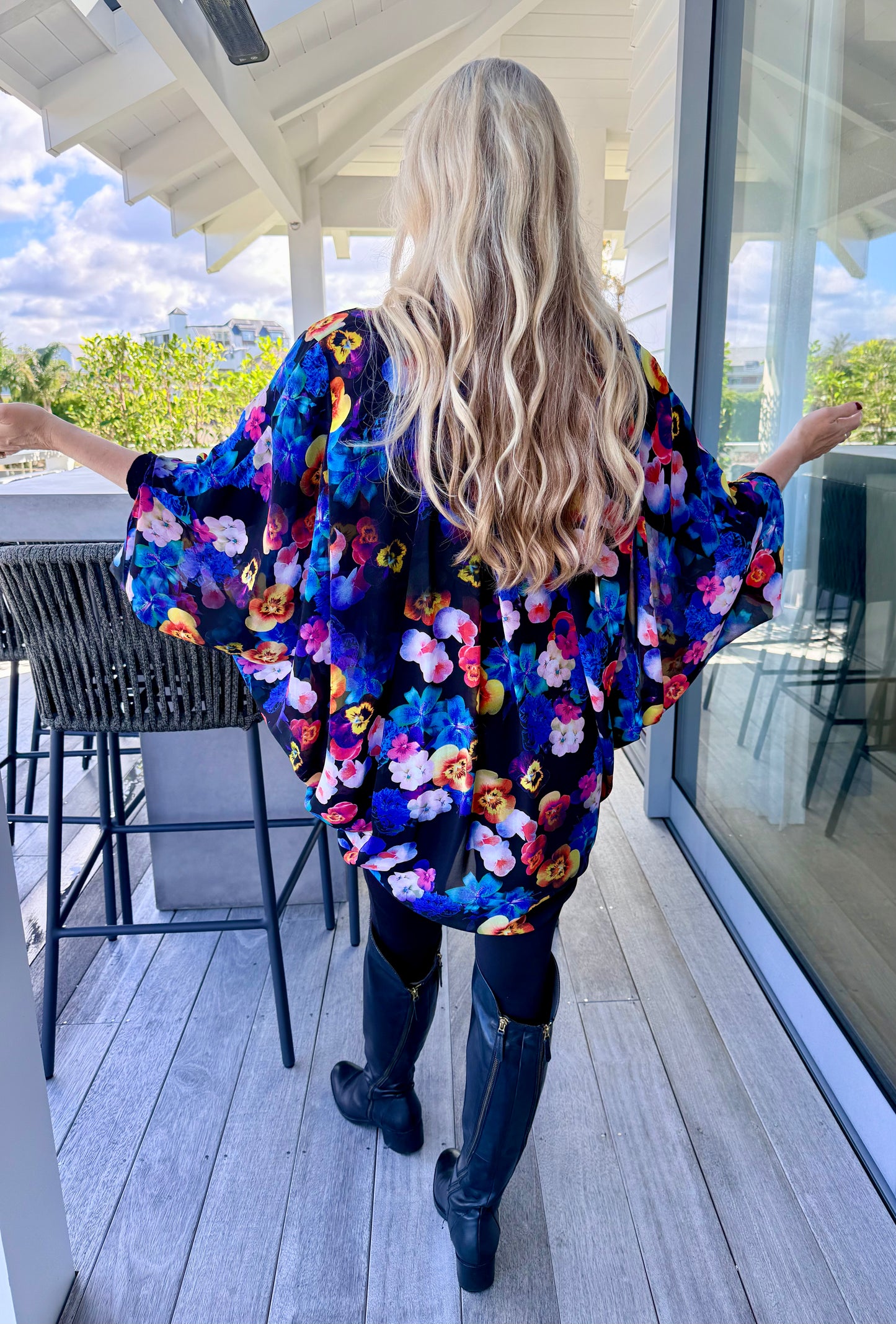 AUGUSTINE Floral Kimono