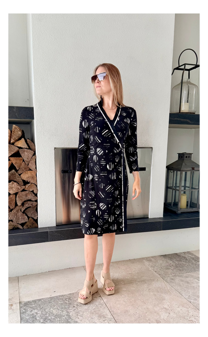 BCBGMaxAzria Black/White Knee Length Wrap Dress, Size S