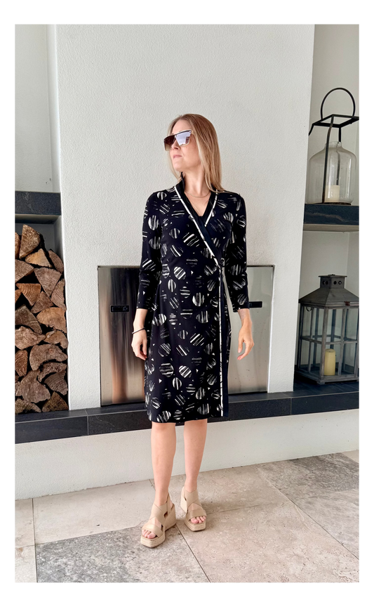 BCBGMaxAzria Black/White Knee Length Wrap Dress, Size S