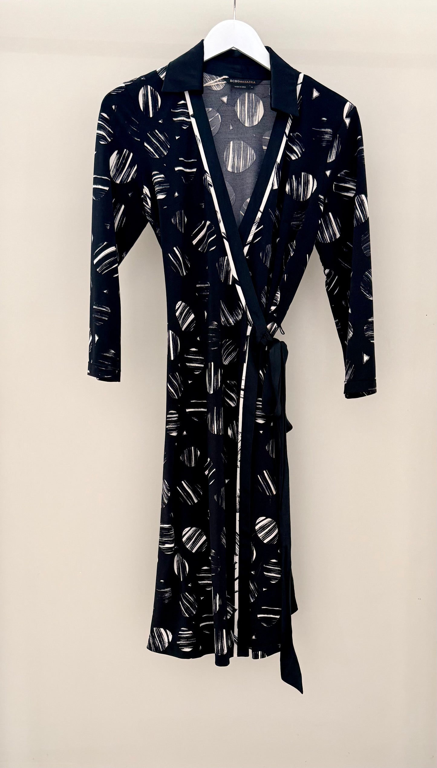 BCBGMaxAzria Black/White Knee Length Wrap Dress, Size S