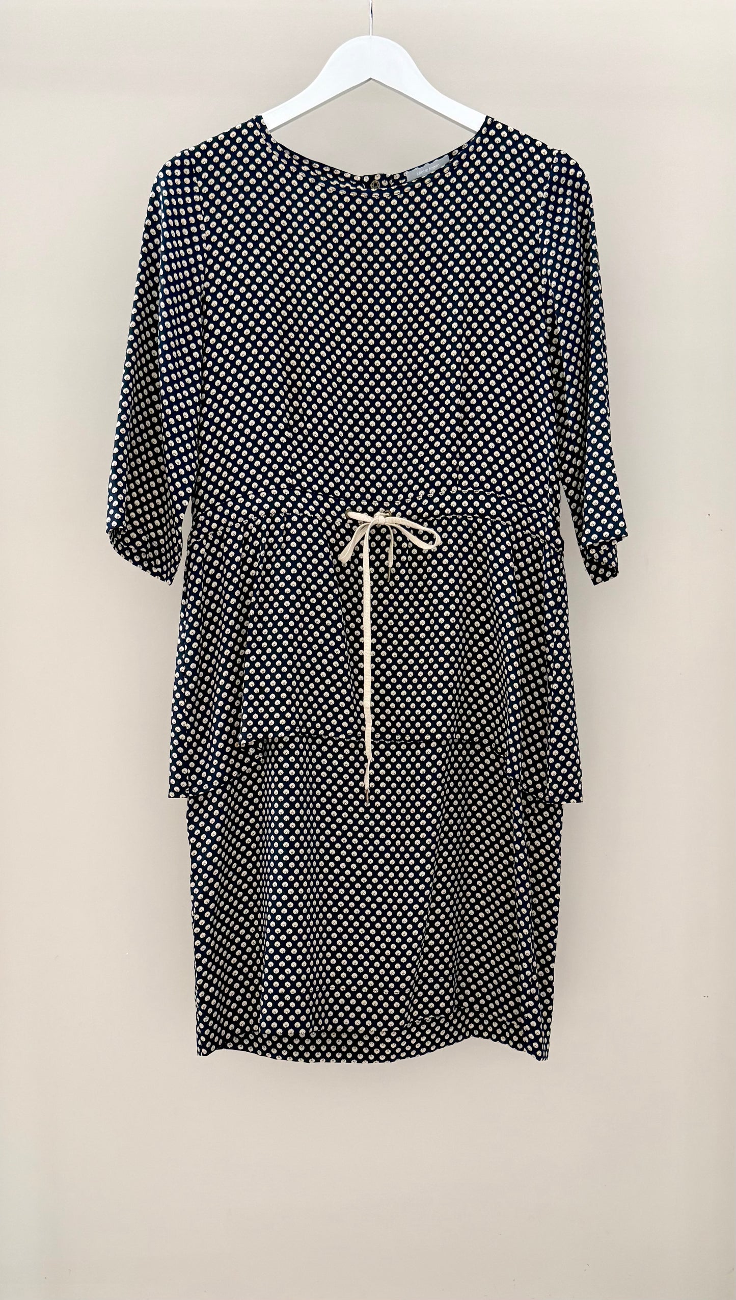 JULIETTE HOGAN Black/Tan Knee Length Silk Dress, Size 10