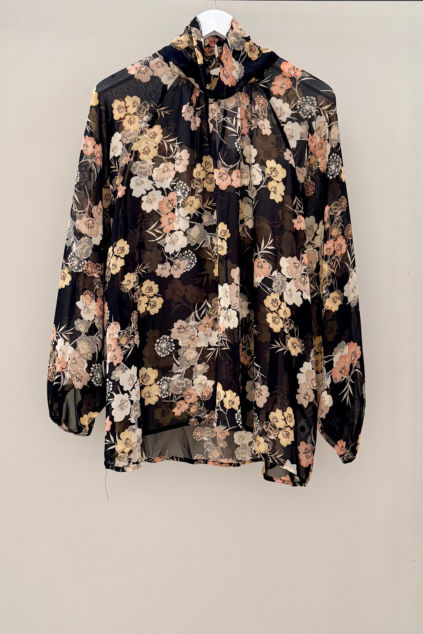 KETZ-KE Black Floral Top (Size 14)