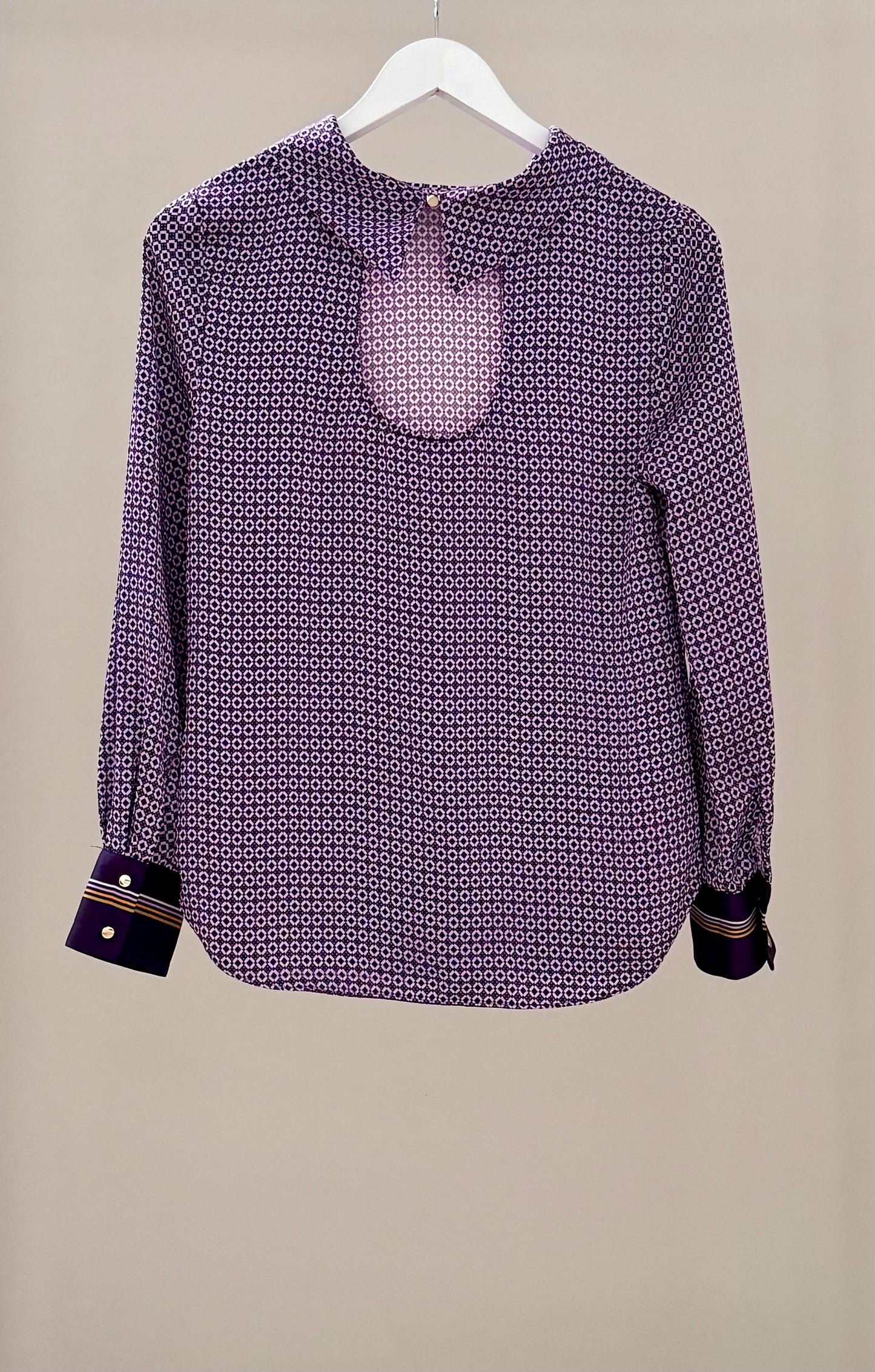 COUNTRY ROAD Purple Top, Fits Size M