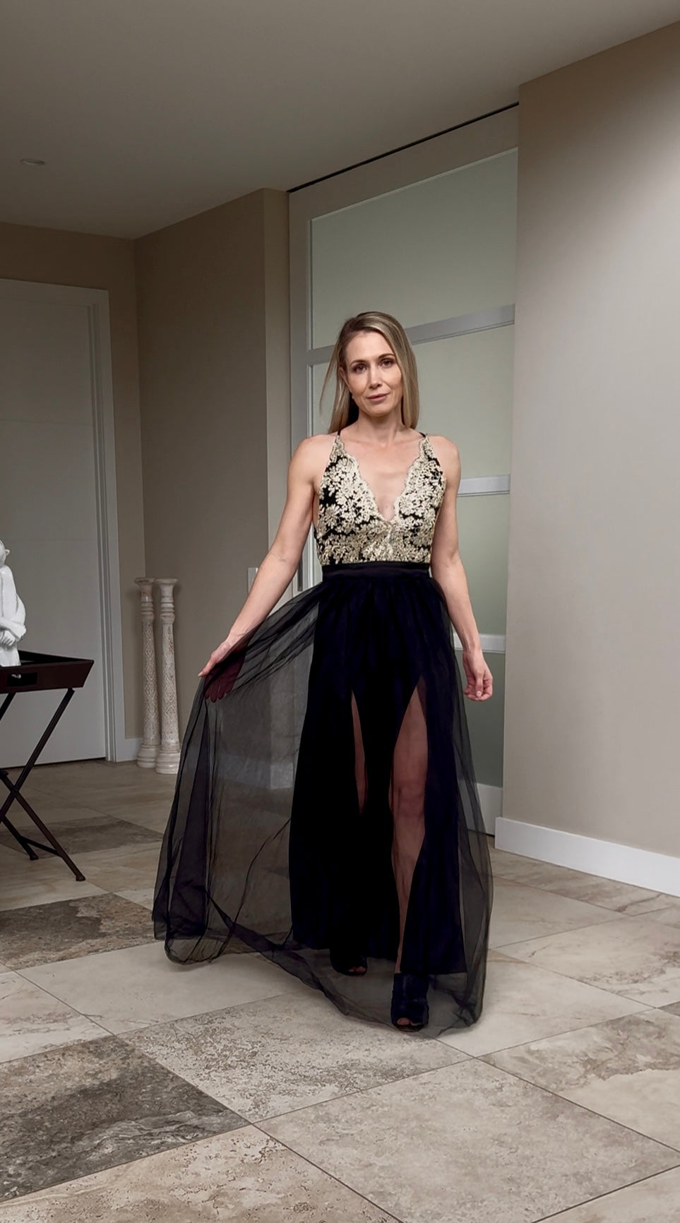 STUNNER Maxi Black/Gold Formal Dress