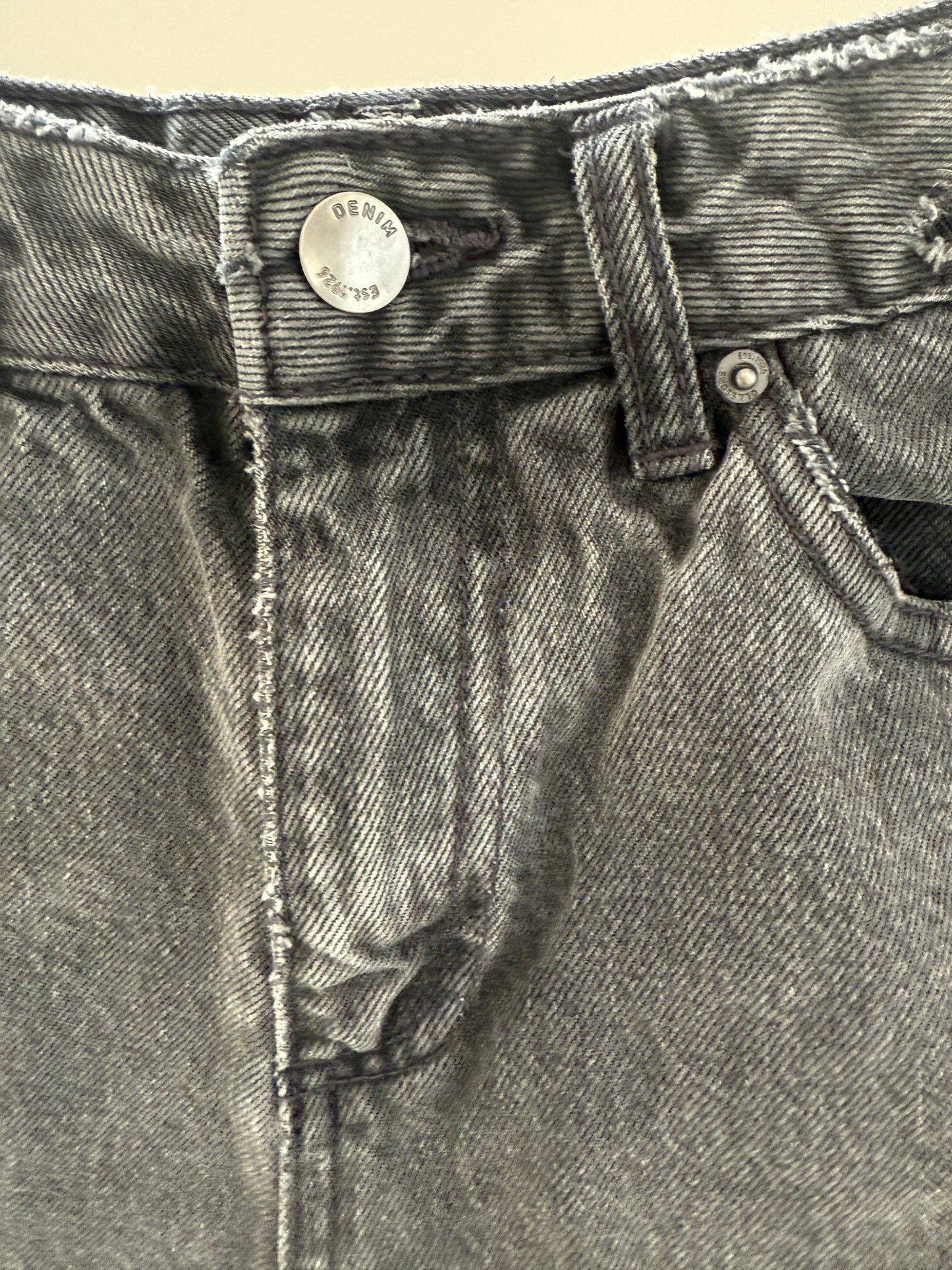 GLASSONS Black Shorts
