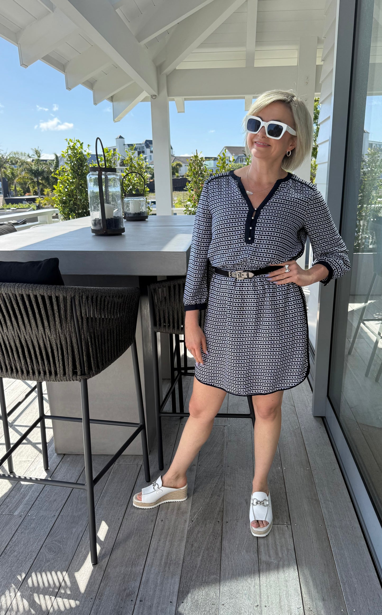 BANANA REPUBLIC Blue/White Knee Length Dress