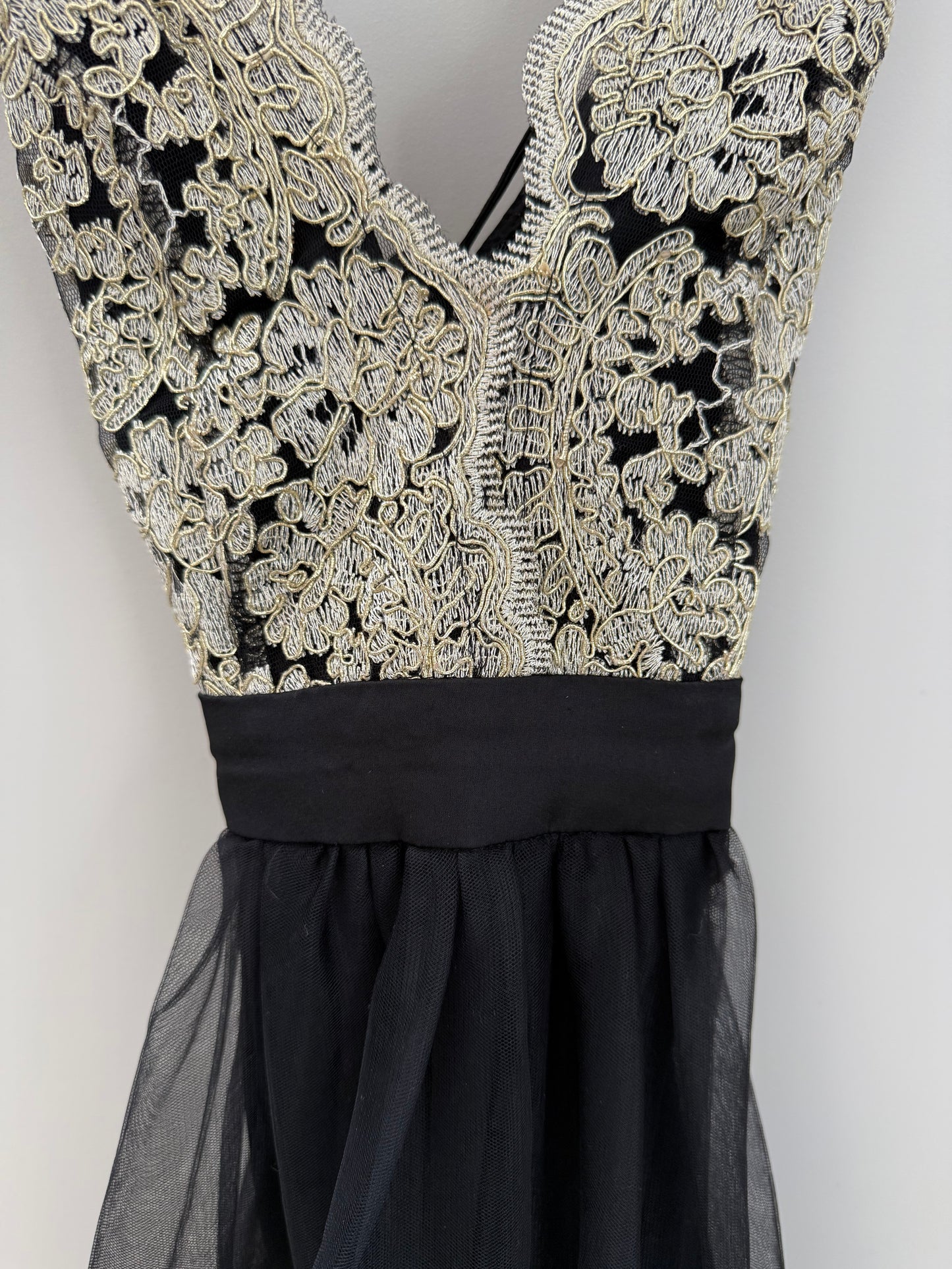 STUNNER Maxi Black/Gold Formal Dress