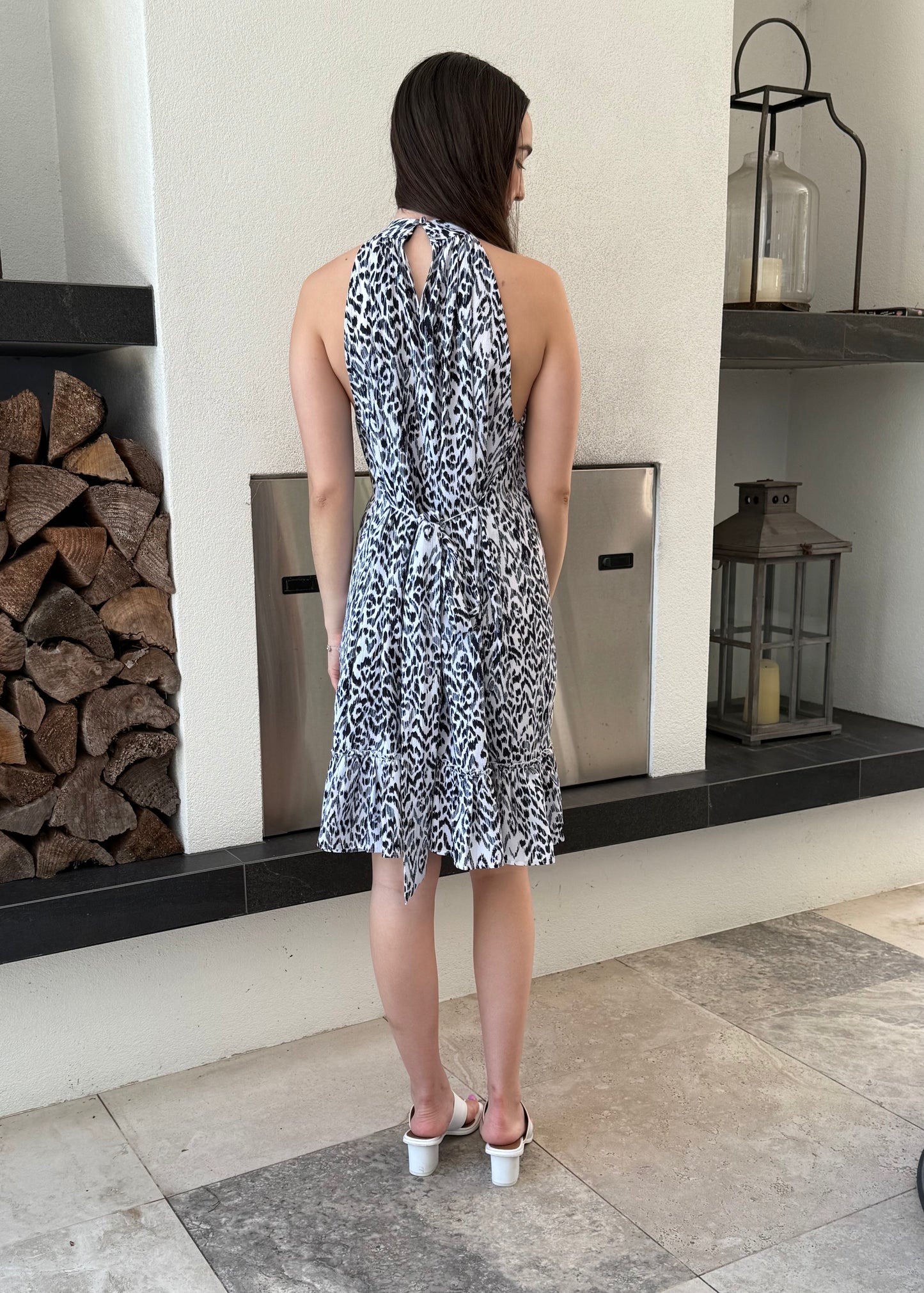 DECJUBA Black/White Knee Length Dress