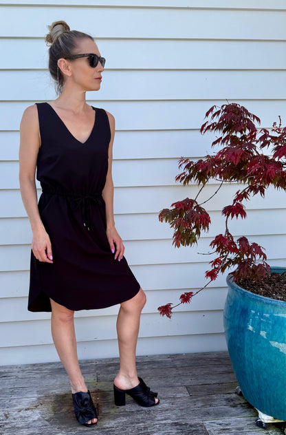 Decjuba Black Knee Length Dress