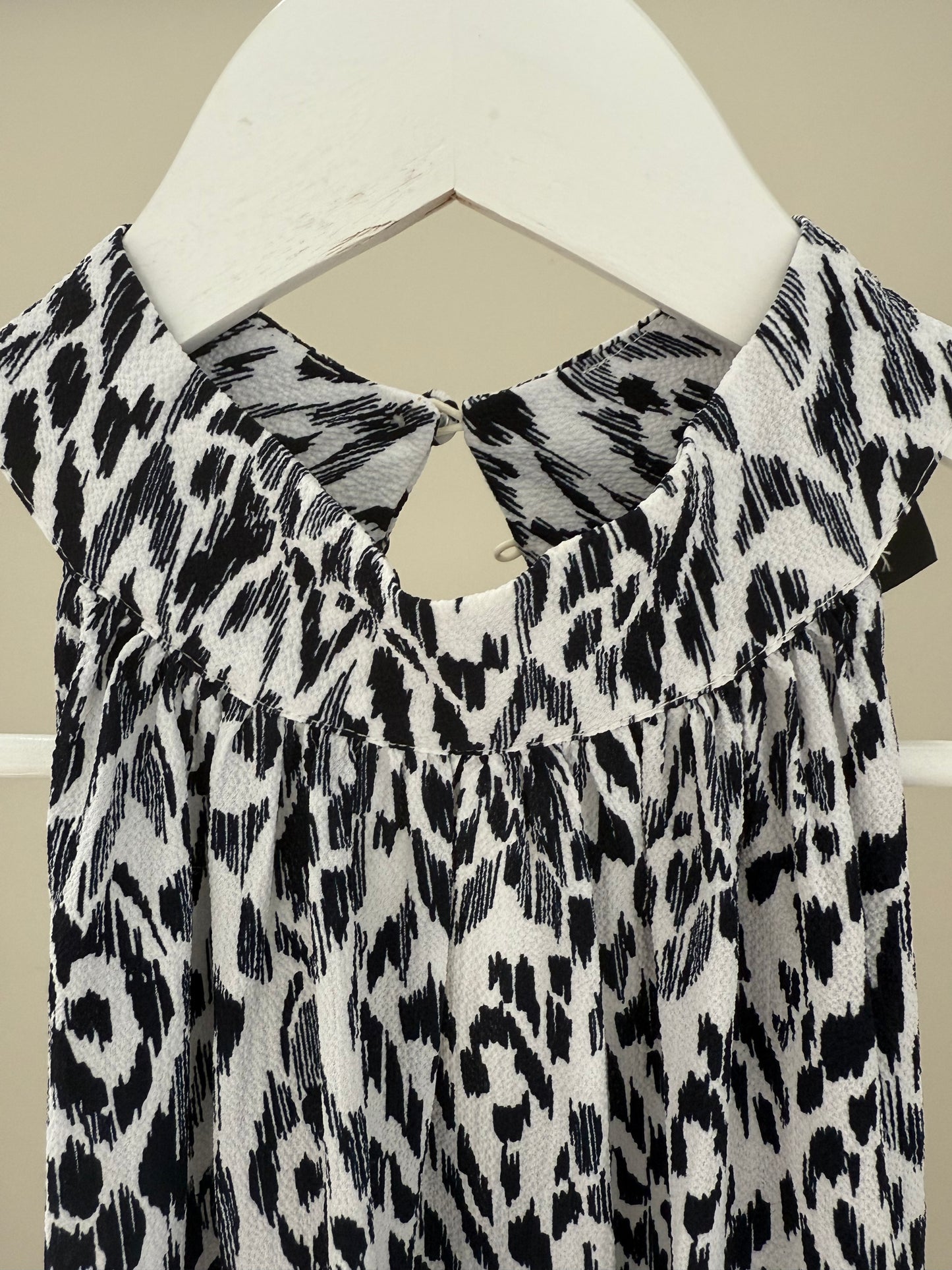 DECJUBA Black/White Knee Length Dress