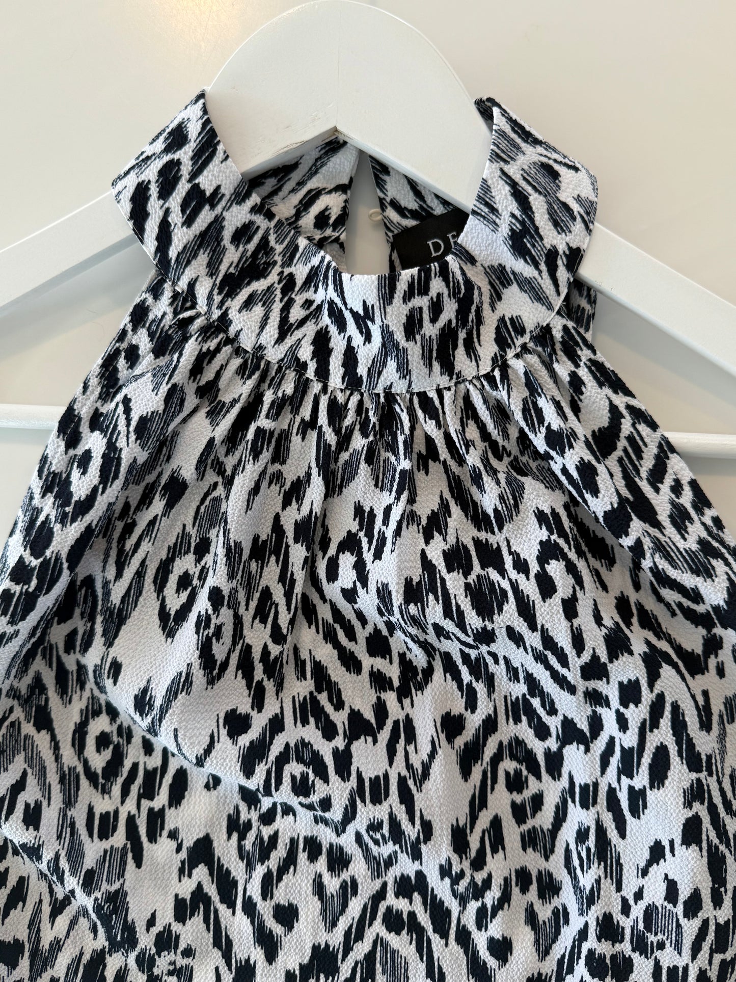 DECJUBA Black/White Knee Length Dress