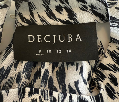 DECJUBA Black/White Knee Length Dress