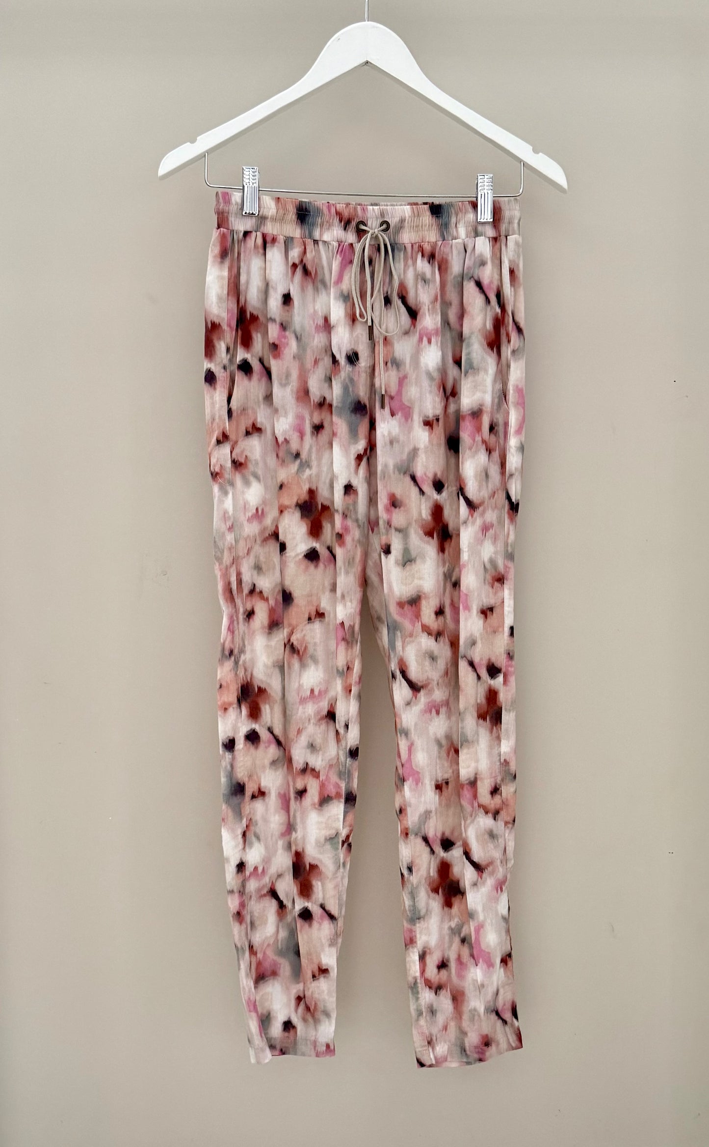 JULIETTE HOGAN Floral Silk Pants/Trousers